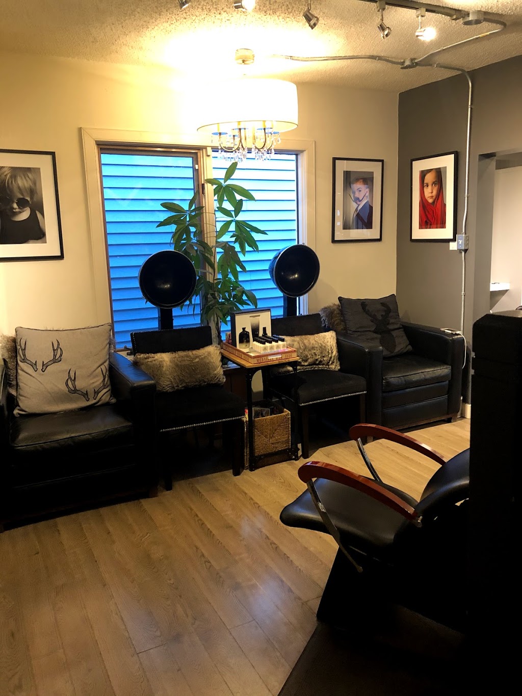2 Sharp Chicks Salon & Co | 1913 34 Ave SW, Calgary, AB T2T 2C2, Canada | Phone: (403) 719-0233