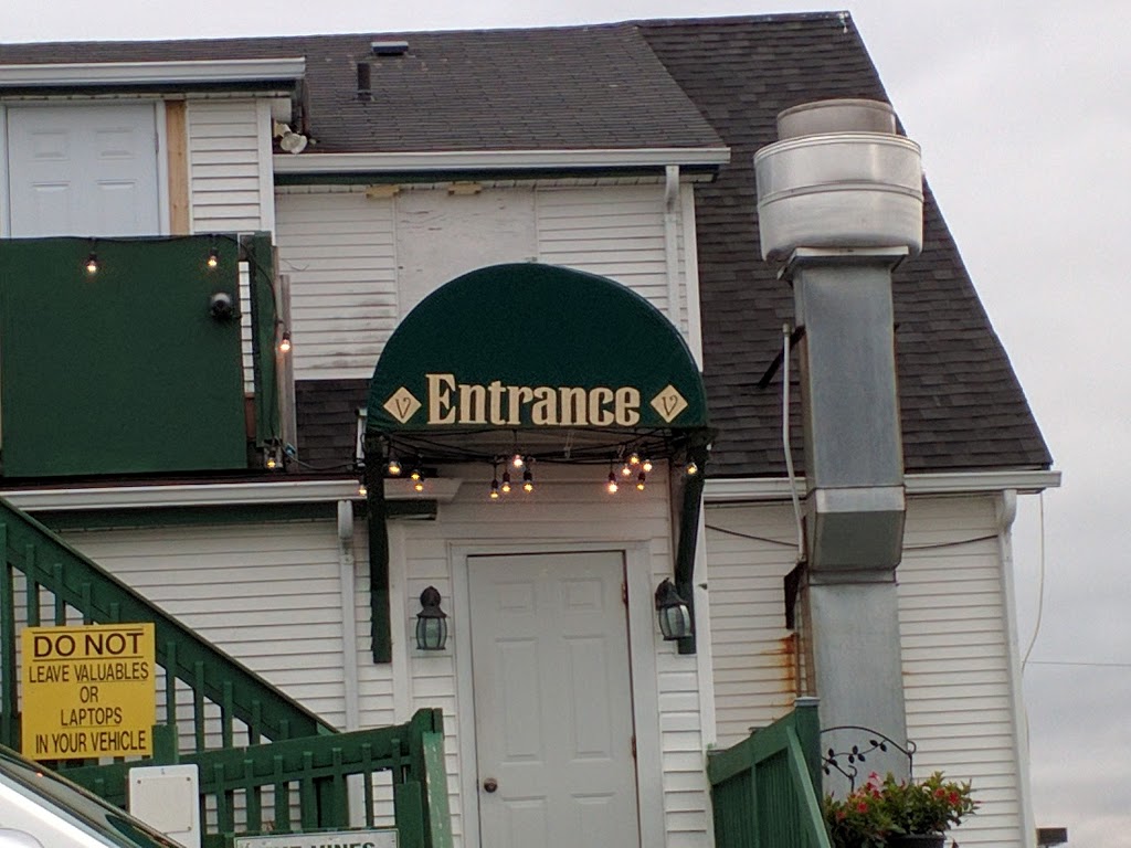 Vines Pasta Grill | 4 Panavista Dr, Dartmouth, NS B2W 3M8, Canada | Phone: (902) 434-4114