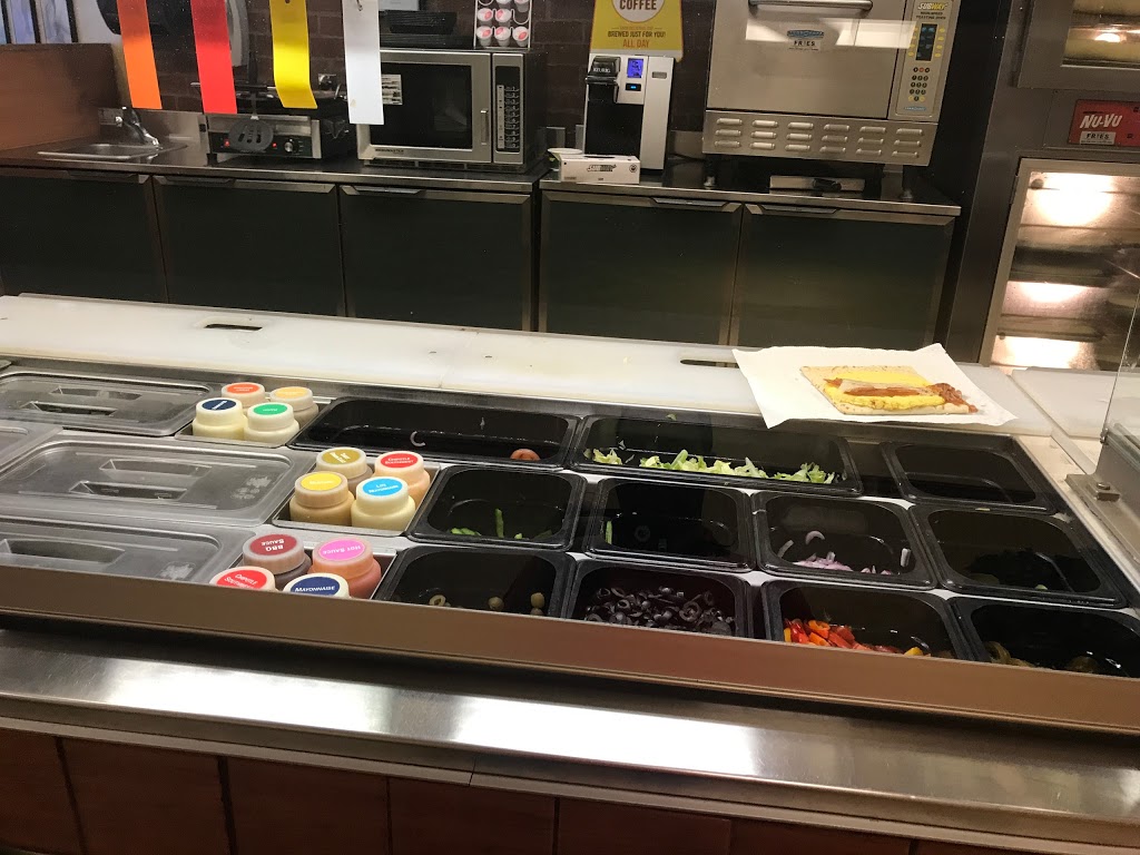 Subway | 10 Disera Dr, Thornhill, ON L4J 0A7, Canada | Phone: (905) 370-1927