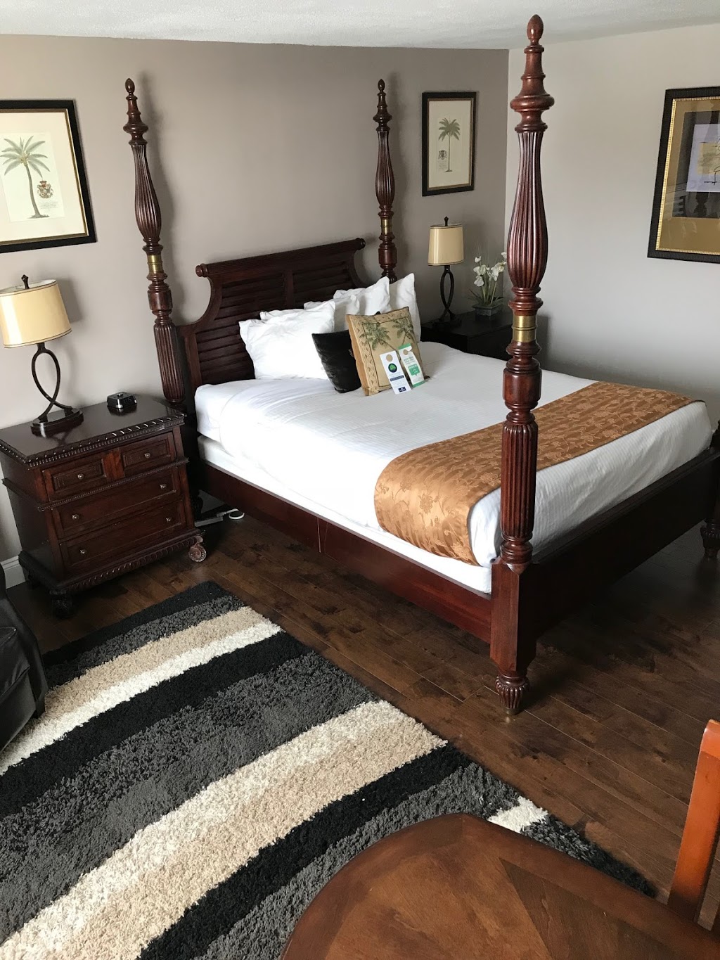 Hearthstone Inn Dartmouth | 313 Prince Albert Rd, Dartmouth, NS B2Y 1N3, Canada | Phone: (902) 469-5850