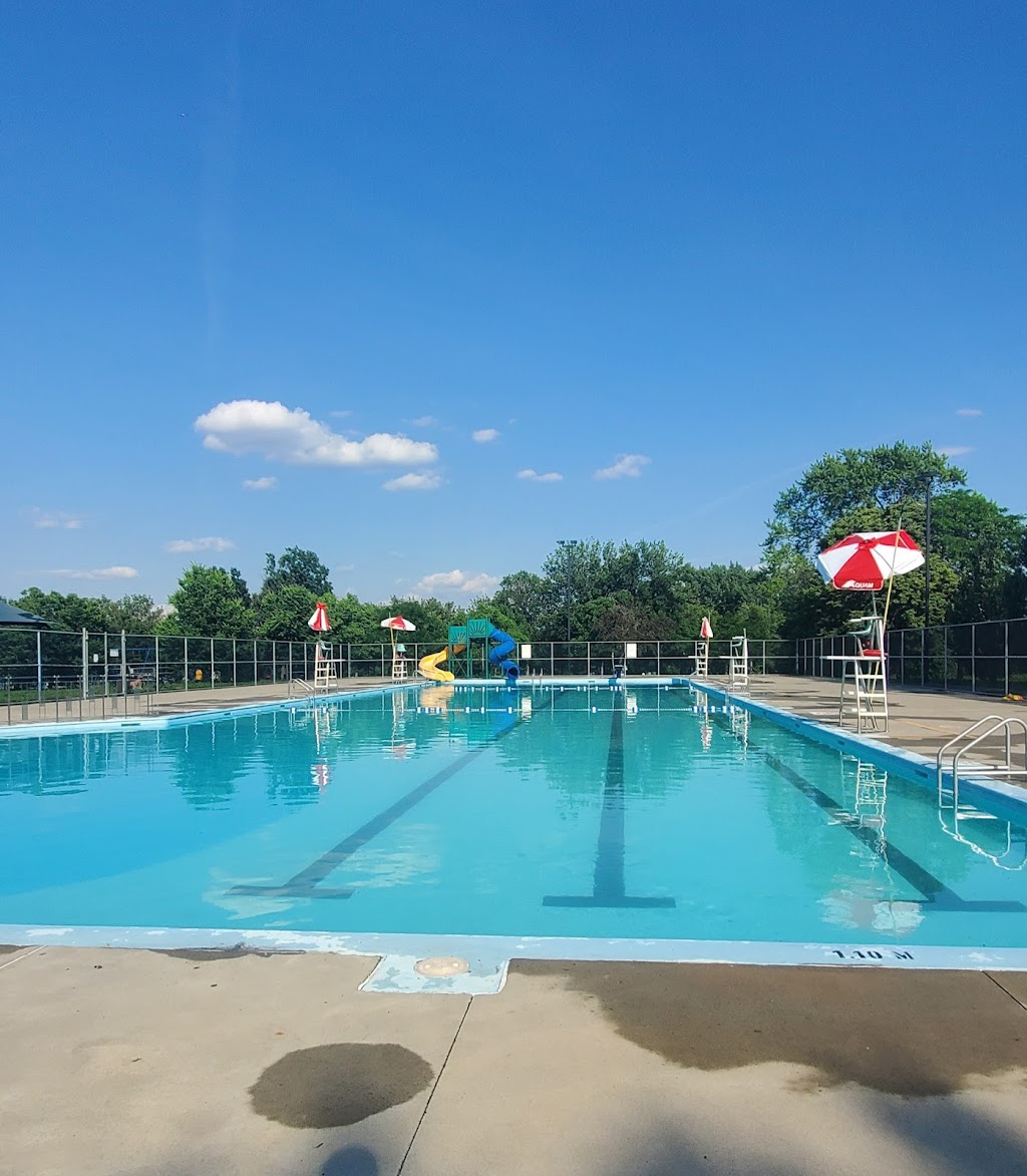 Parc L.-O.-Taillon Paul-Émile Sauvageau swimming pool | 9200 Rue Notre Dame E, Montréal, QC H1L 3N5, Canada | Phone: (514) 872-1126