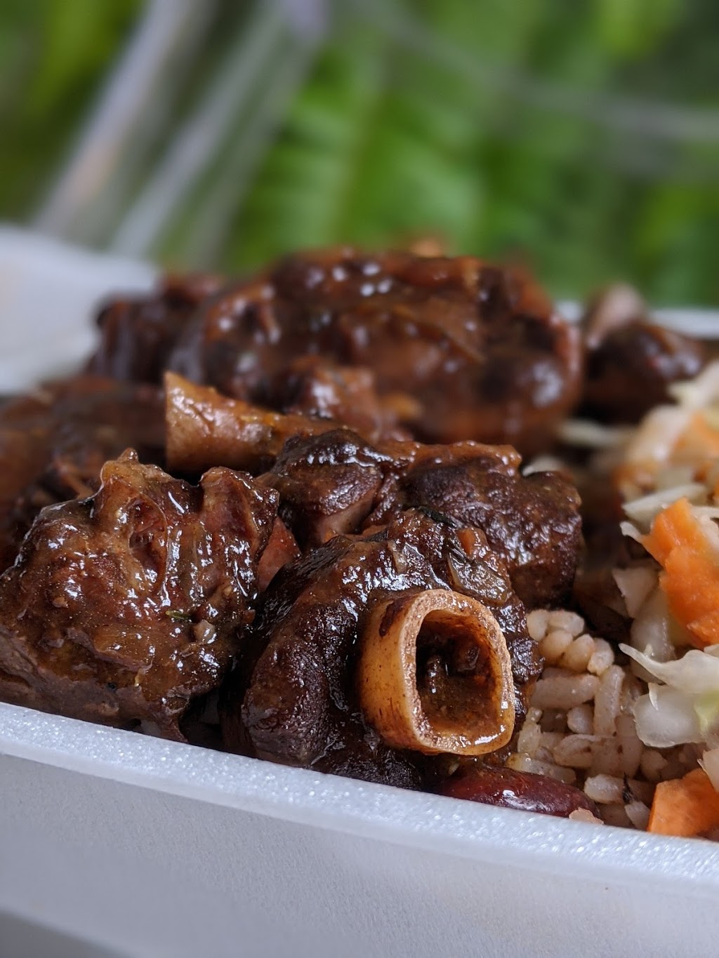 Mickeys Jamaican Jerk | 625 Greenhill Ave, Hamilton, ON L8K 5N8, Canada | Phone: (905) 561-7878