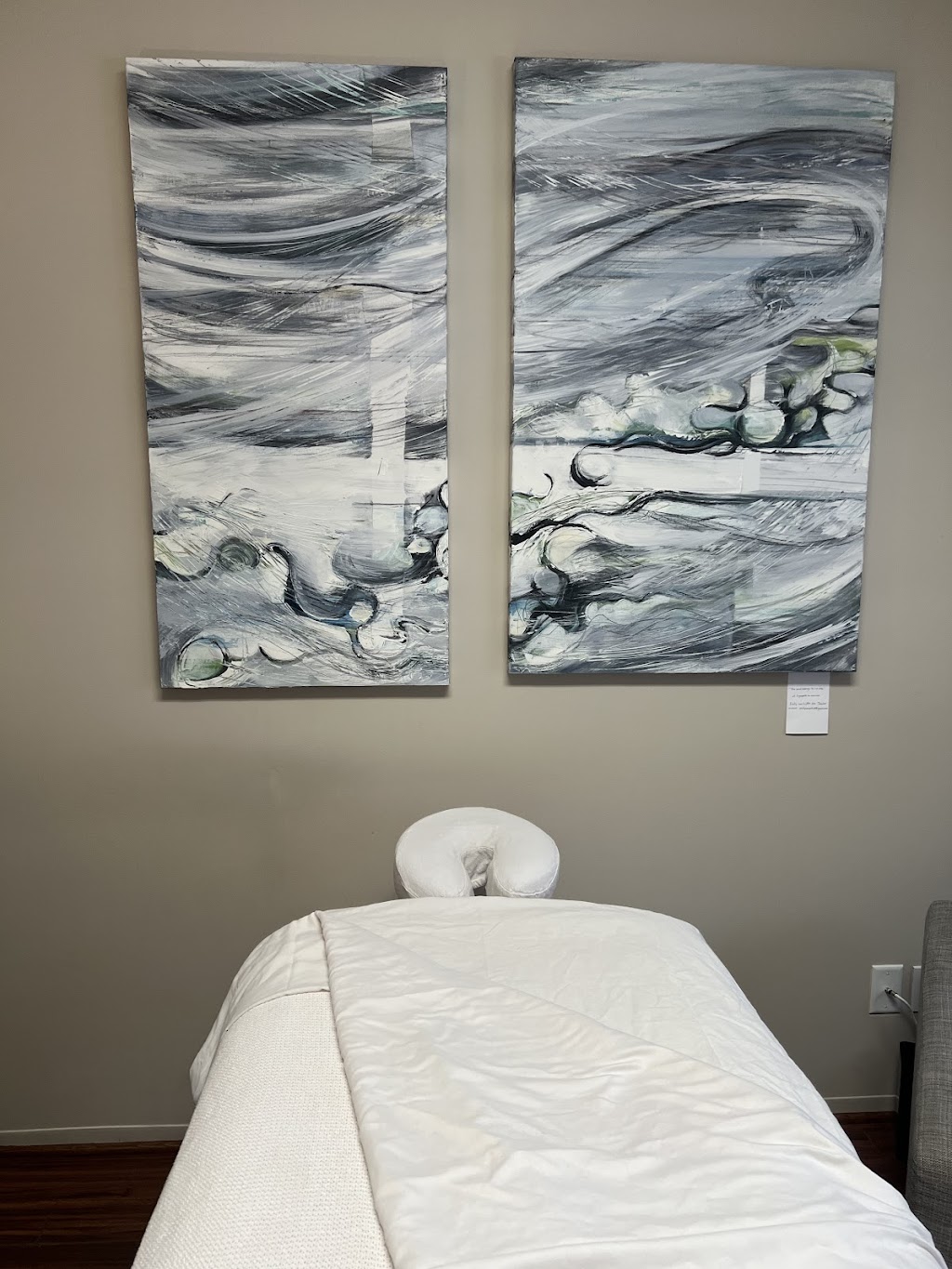 Re-Fresh Facials, Massage and Somatic Bodywork | 566 Artisan Ln, Bowen Island, BC V0N 1G2, Canada | Phone: (604) 729-5149