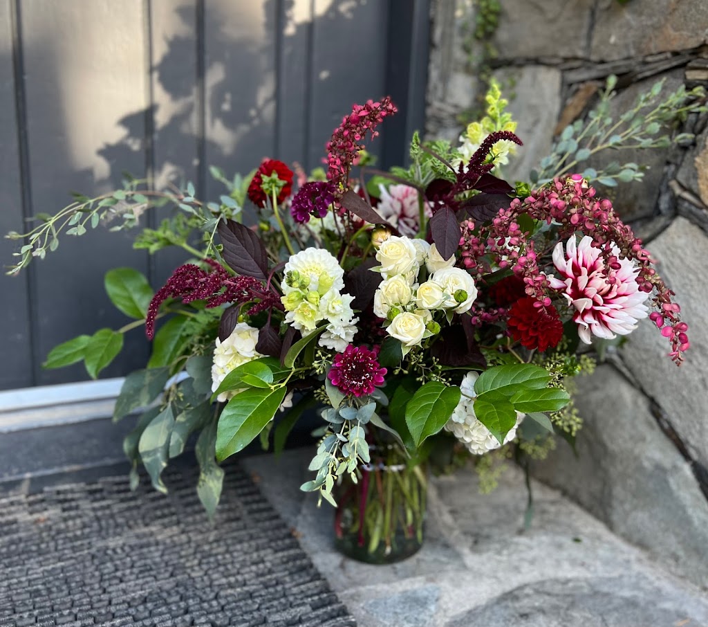 Grow & Gather Flower Farm | 5886 Kapoor Rd, Duncan, BC V9L 6H6, Canada | Phone: (778) 836-0624