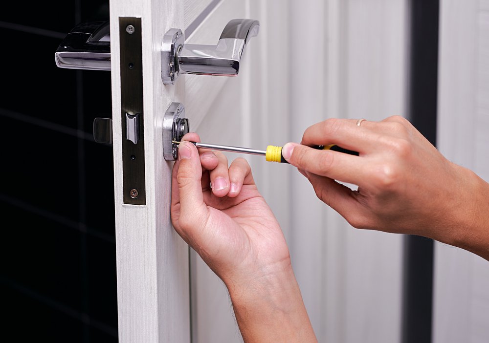 Cooksville Locksmith Guys | 100 Queensway W #29, Mississauga, ON L5B 1B8, Canada | Phone: (289) 805-8257