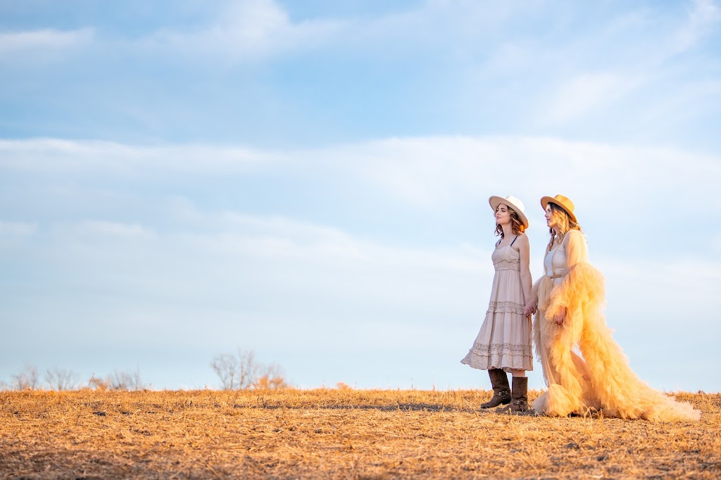 Reinhardt Photography | 829 Bertrand Terrace, Peterborough, ON K9K 2T1, Canada | Phone: (249) 353-7878