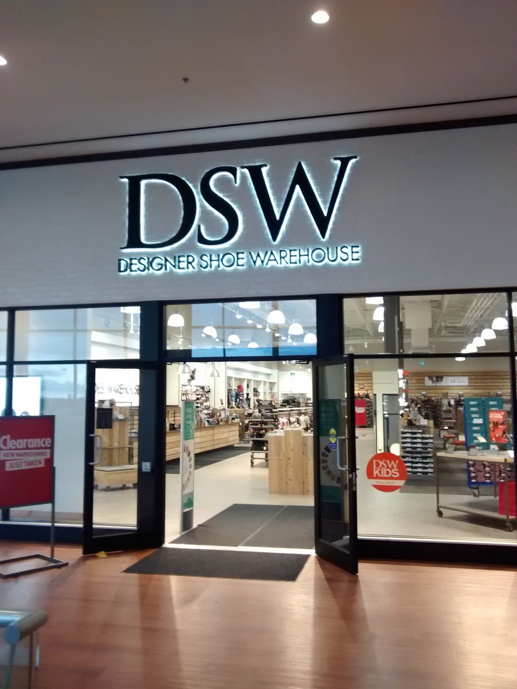DSW Designer Shoe Warehouse | shoe store | 4751 Mcclelland Rd #2202, Richmond, BC V6X 0M5, Canada | 7783290545 OR +1 778-329-0545