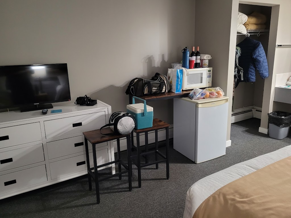 Nordegg Lodge Hotel | 1 Stuart St, Nordegg, AB T0M 2H0, Canada | Phone: (403) 721-3757