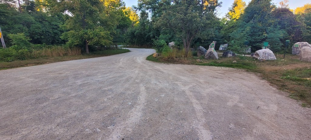 Pear Tree Park & Bruce Trail Parking | 7808 15 Side Rd, Acton, ON L7J 2M1, Canada | Phone: (800) 665-4453
