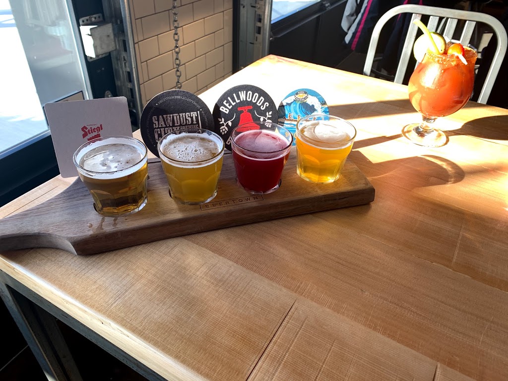Beertown Public House Barrie | 12 Fairview Rd, Barrie, ON L4N 4P3, Canada | Phone: (705) 999-0212