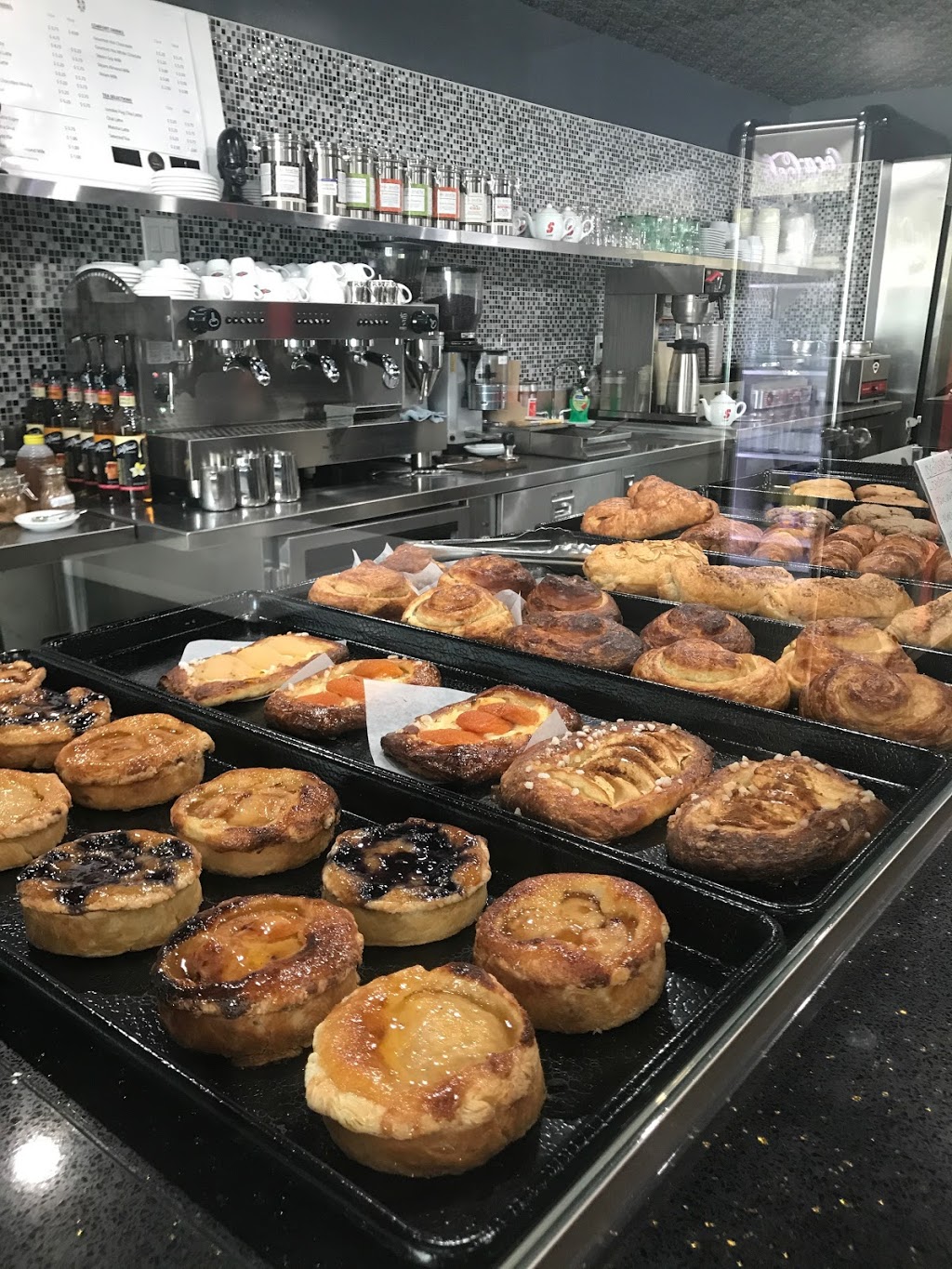 Vogue Café | 2721 Yonge St, Toronto, ON M4N 2H8, Canada | Phone: (416) 482-1707