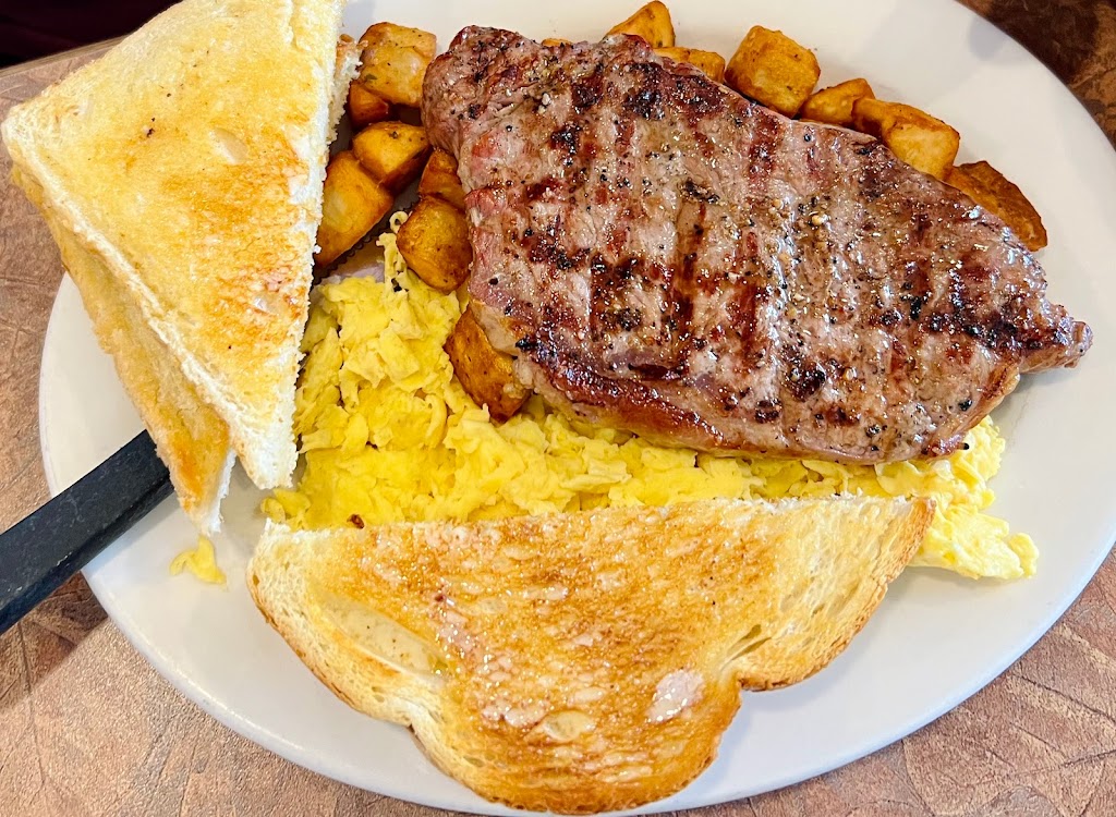 Smittys Family Restaurant - Port Alberni | 3426 3rd Ave, Port Alberni, BC V9Y 4E5, Canada | Phone: (250) 724-5022