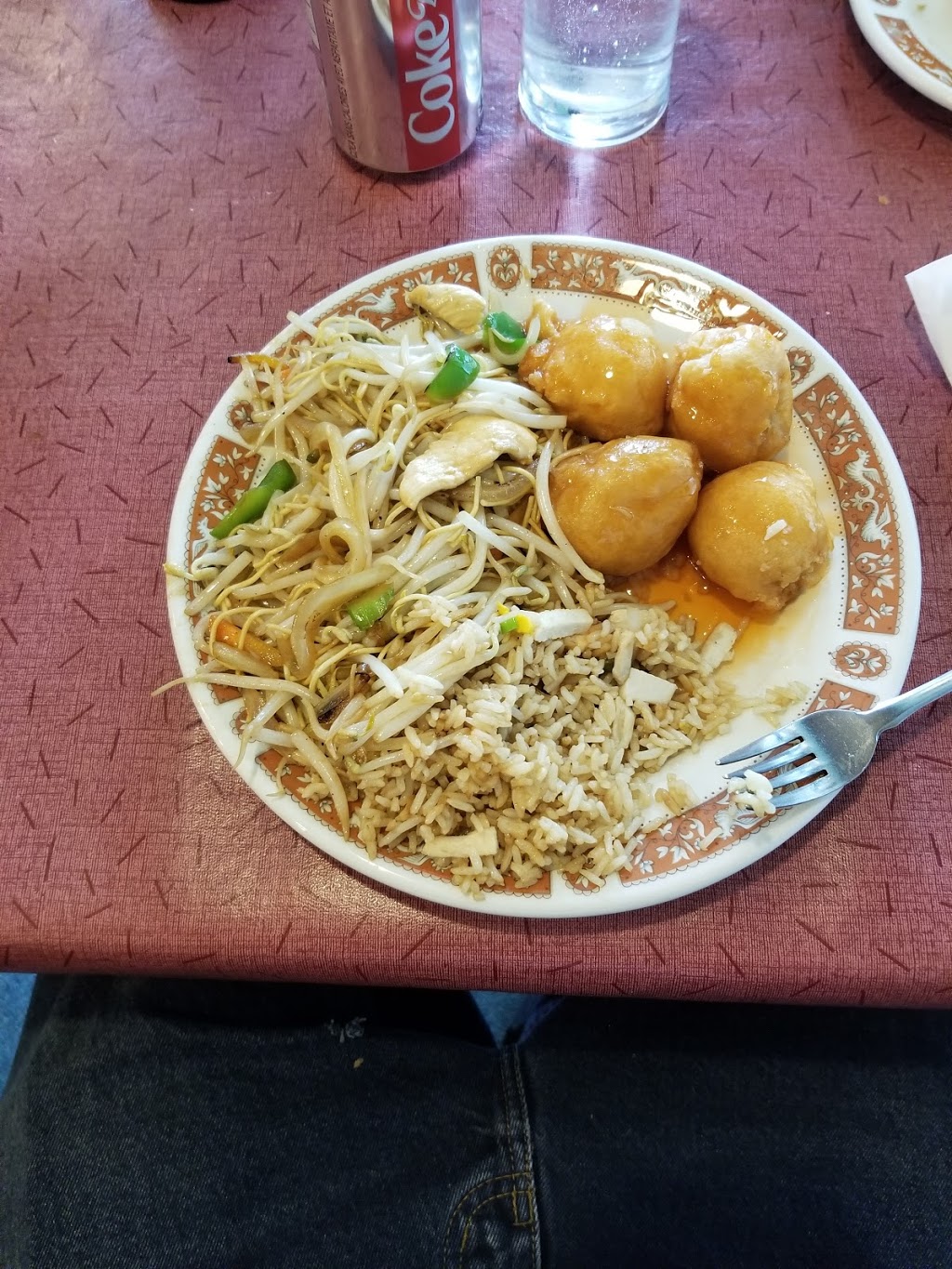 Lee’s Garden Restaurant | 444 Dundas St E, Belleville, ON K8N 1E9, Canada | Phone: (613) 966-6600