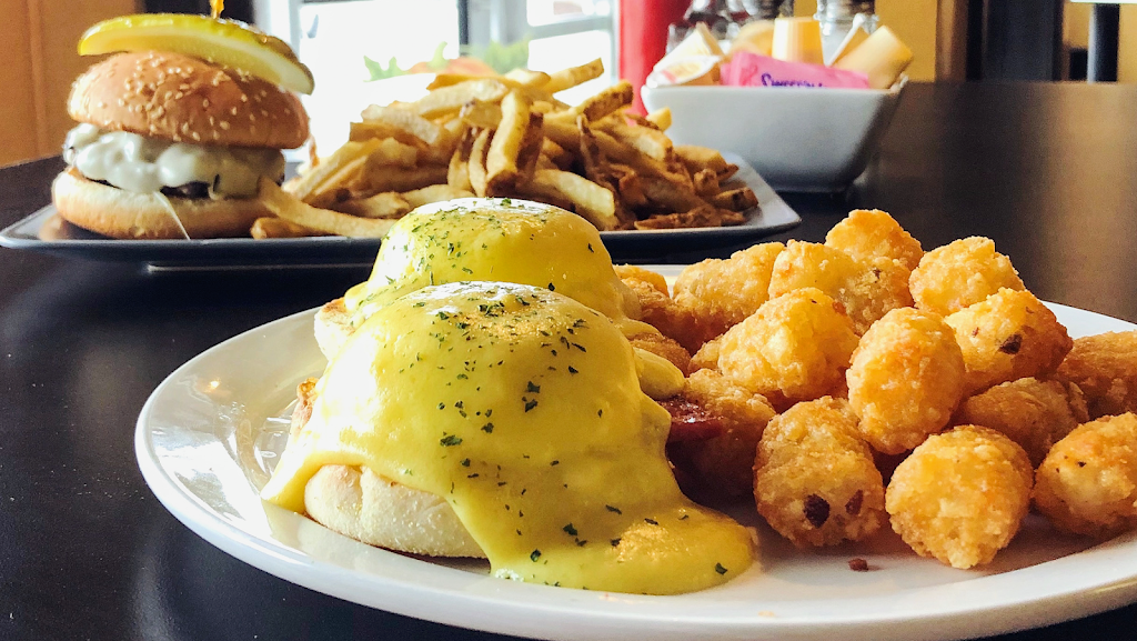 Norms Restaurant | 198 10th St, Hanover, ON N4N 1N7, Canada | Phone: (519) 364-1380
