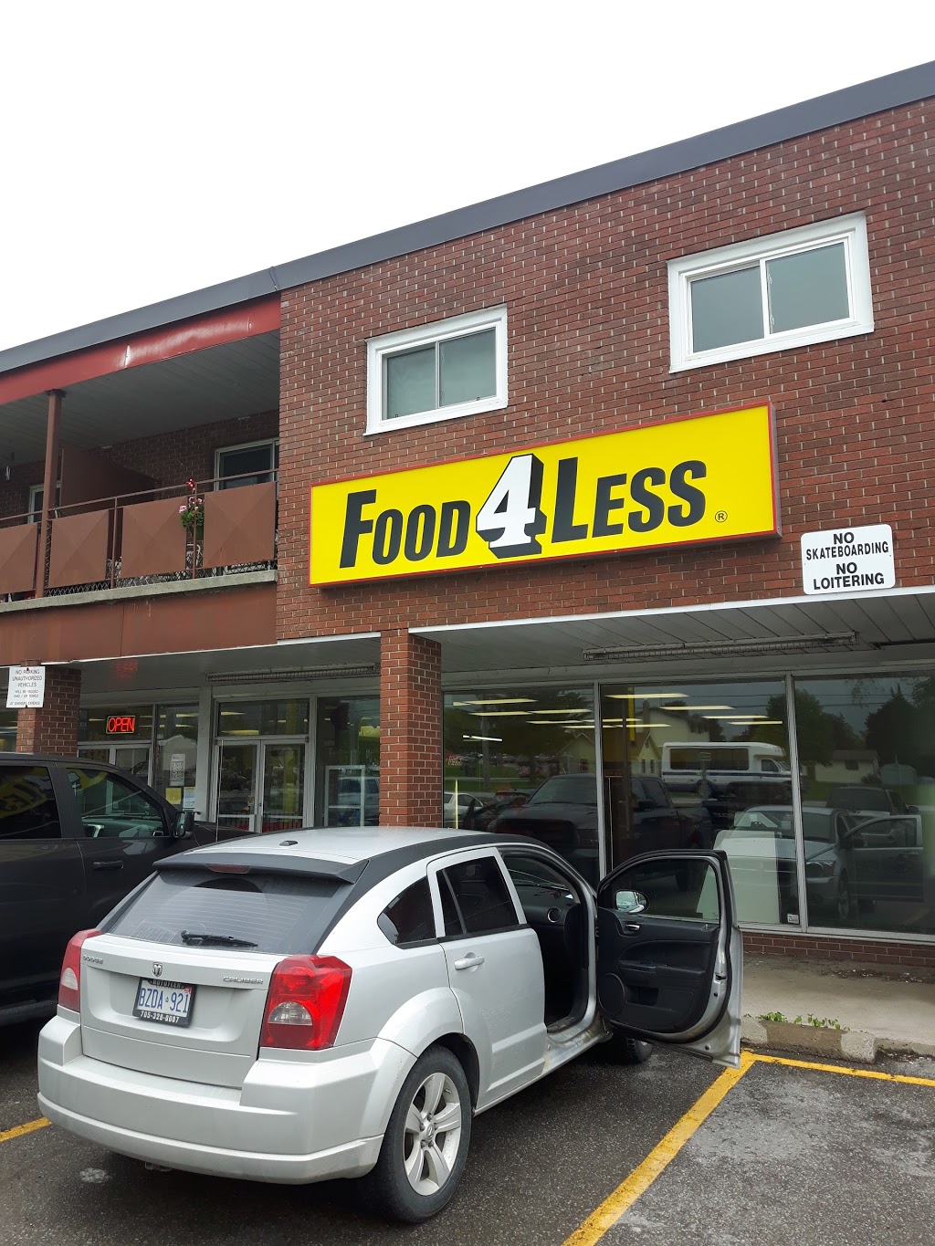 Food 4 Less | 62 Riverview Rd, Lindsay, ON K9V 1B4, Canada | Phone: (705) 878-9243
