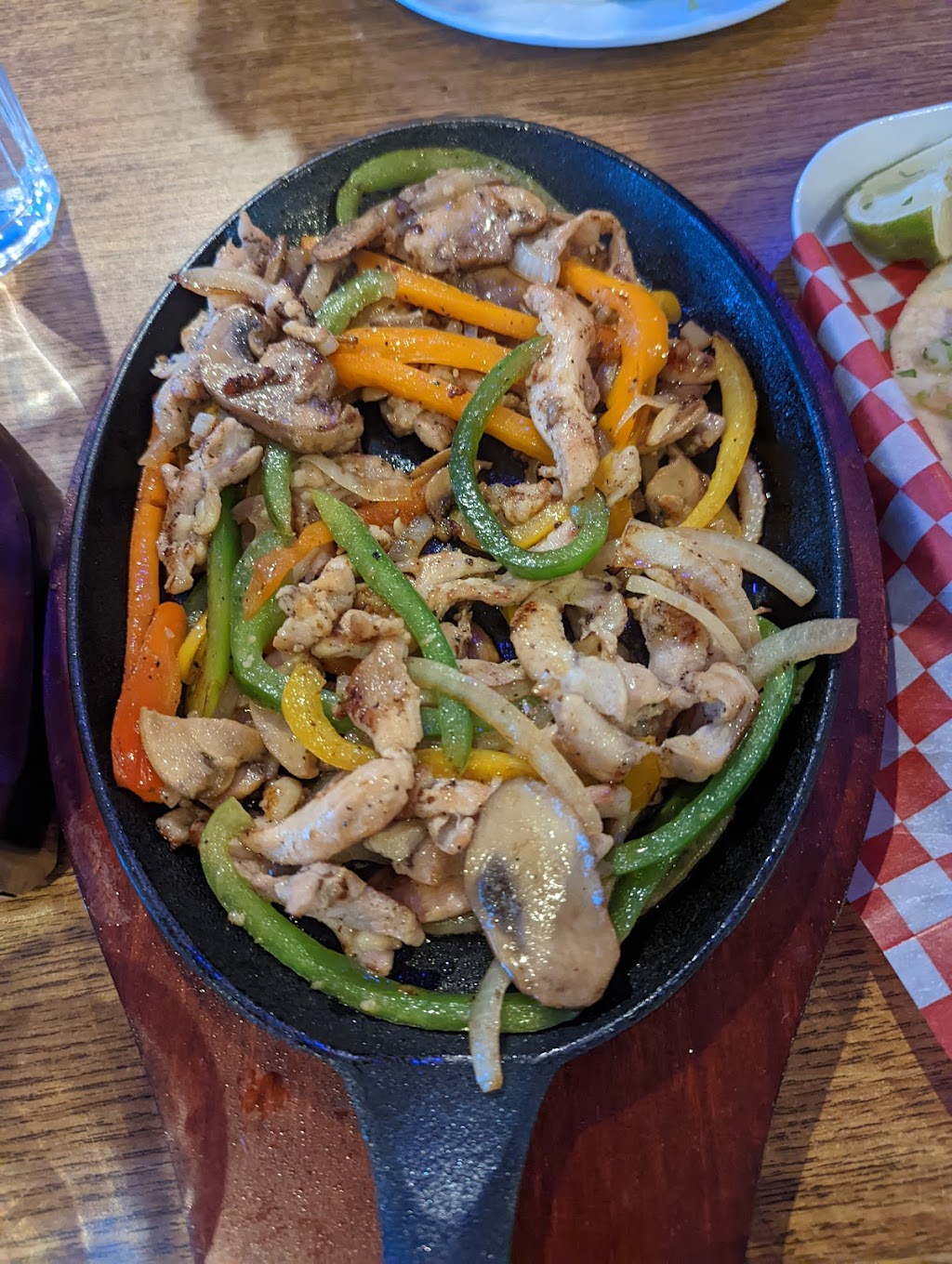 Los Gyros | 816 Sheppard Ave W, North York, ON M3H 2T1, Canada | Phone: (416) 638-7777