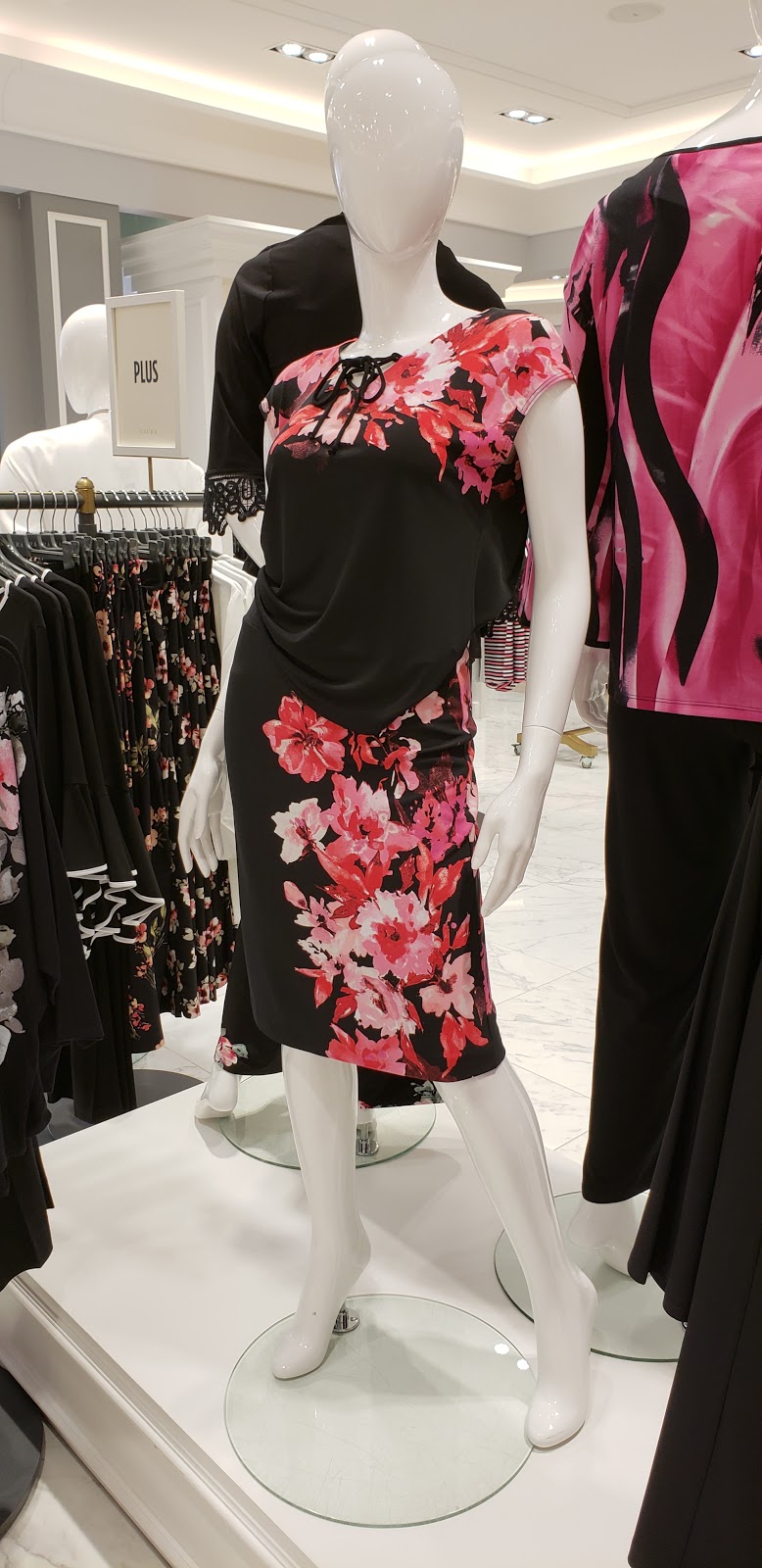 Laura | 25 The West Mall, Etobicoke, ON M9C 1B8, Canada | Phone: (416) 622-3575