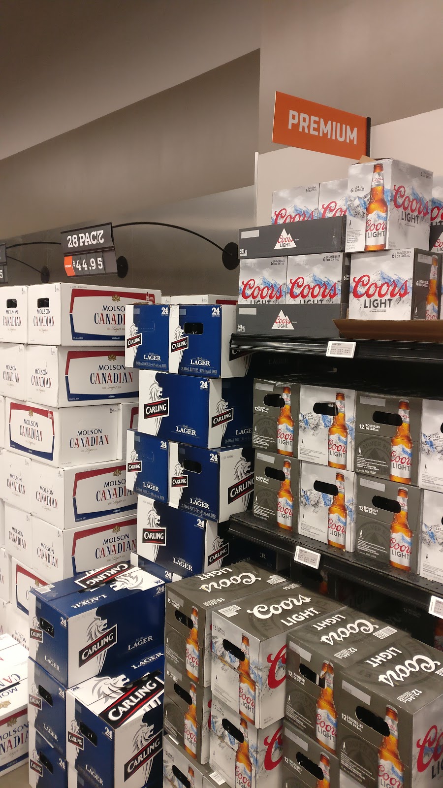 Beer Store | 200 Ritson Rd N, Oshawa, ON L1G, Canada | Phone: (905) 728-1132