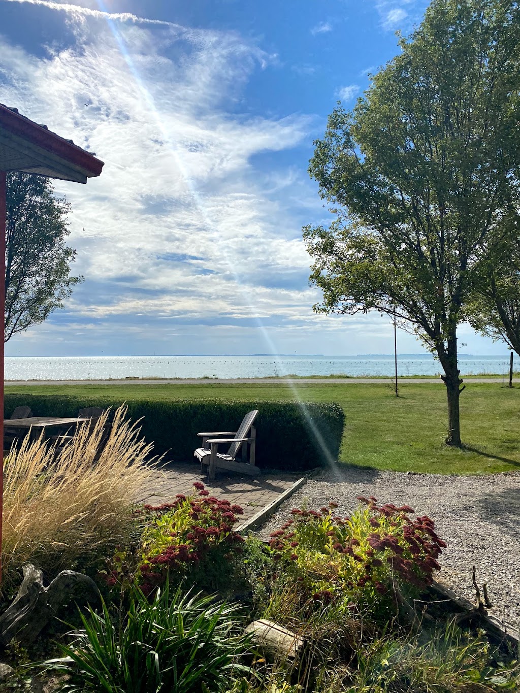 Bongo House Pelee | 1555 McCormick Rd, Pelee Island, ON N0R 1M0, Canada | Phone: (519) 521-3436