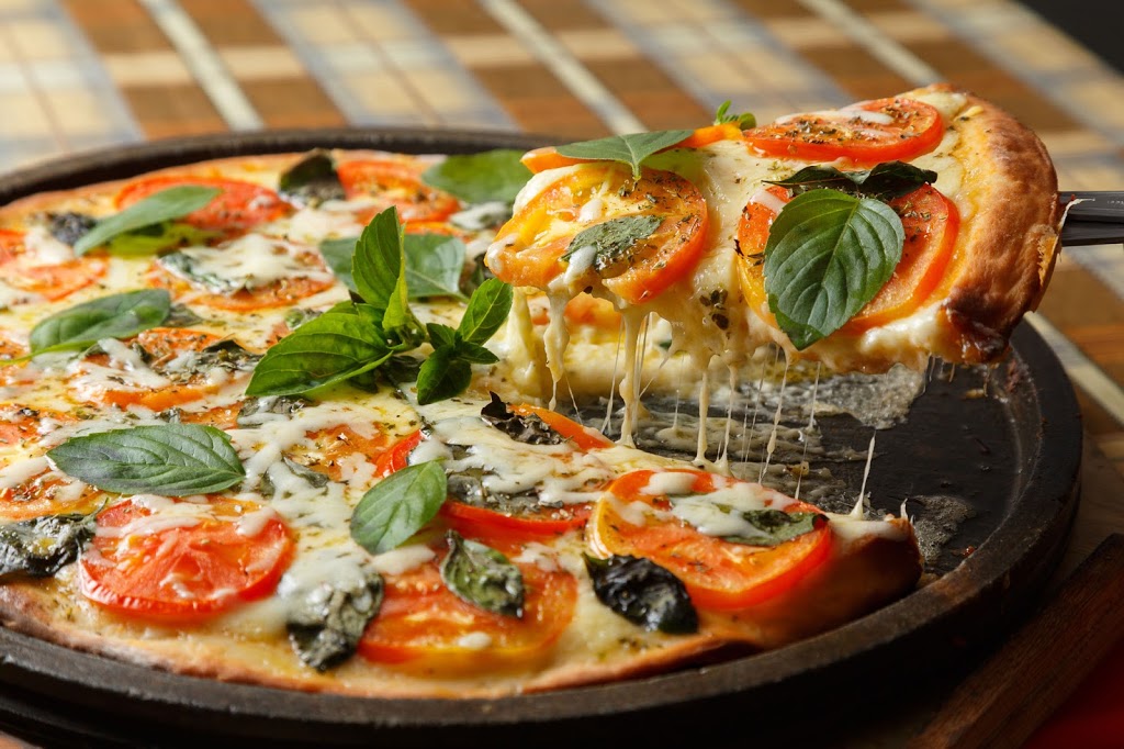 Bravo Pizza | 901 Millwood Rd, East York, ON M4G 1X1, Canada | Phone: (416) 425-2500