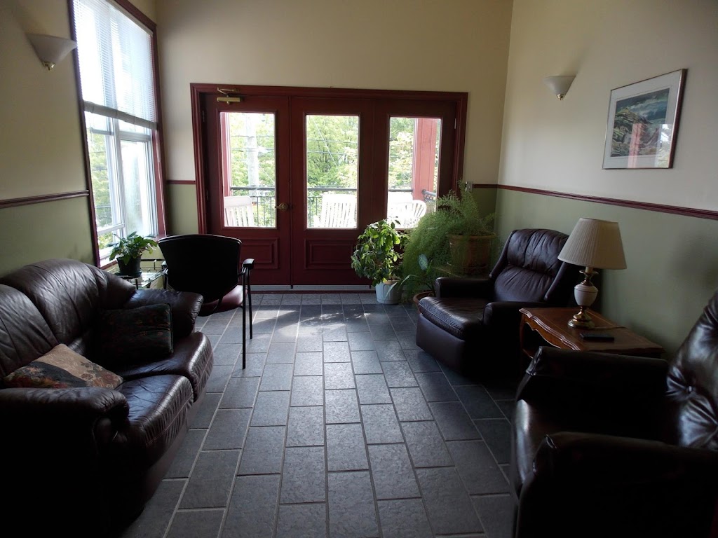 Villa Manoir Montcalm | 330 Ch Ste-Foy, Québec, QC G1S 2J3, Canada | Phone: (418) 681-1335