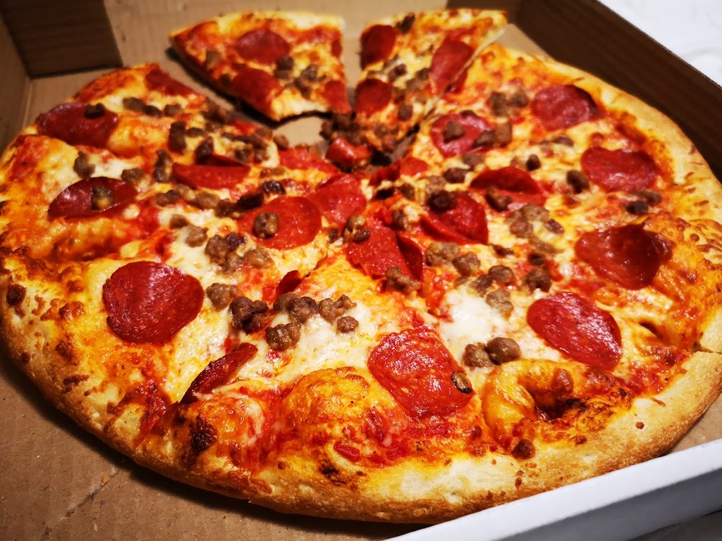 Plaza Pizza & Wings | 90 Wellington St N, Hamilton, ON L8R 2N2, Canada | Phone: (905) 522-0909