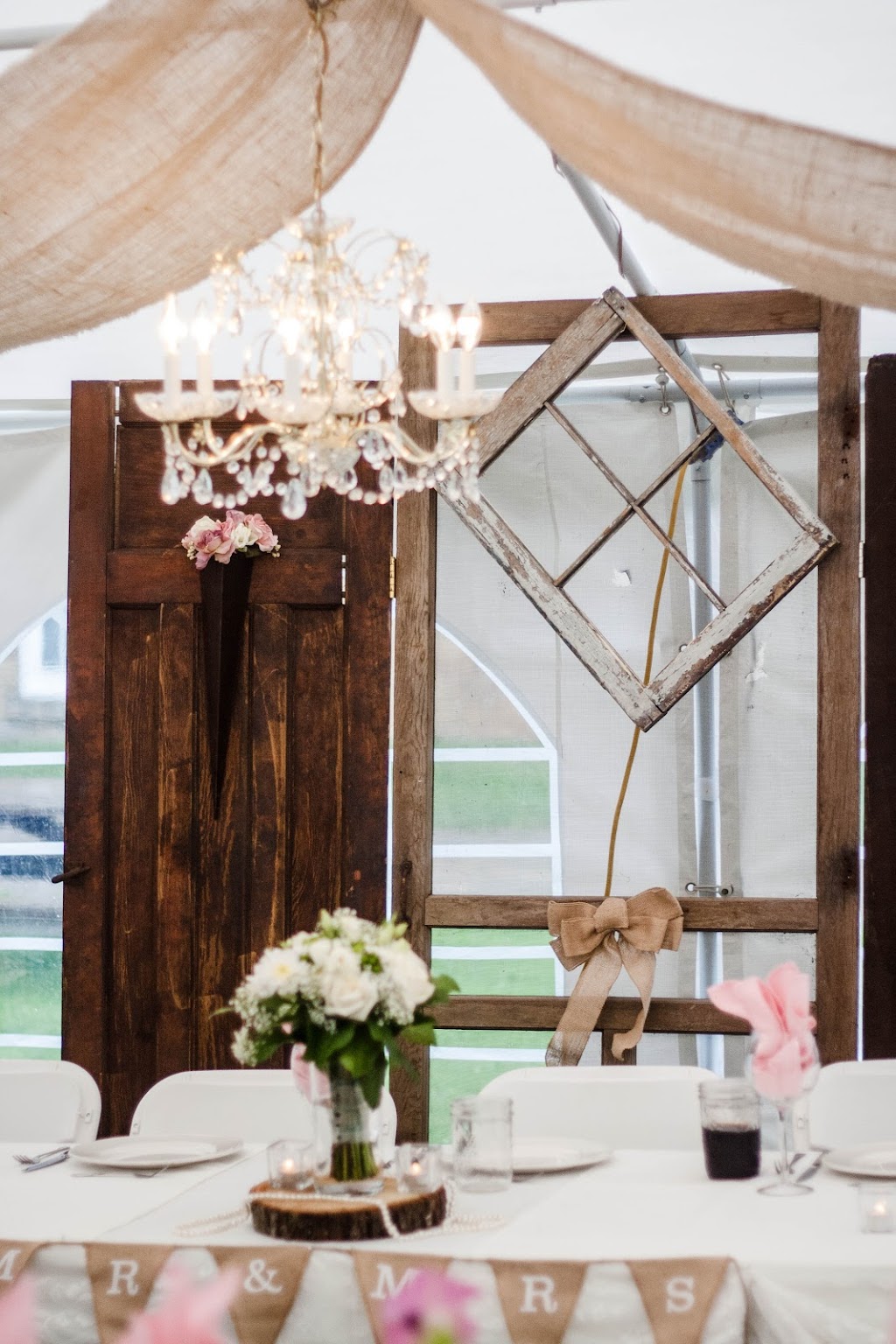 First Stop Wedding Decor Rentals | 230 Lynden Rd, Brantford, ON N3R 8A3, Canada | Phone: (519) 717-6616