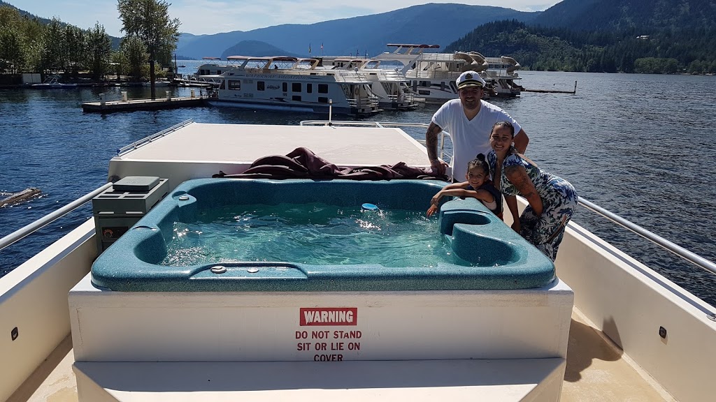 Sicamous Houseboats | 1 Mervyn Rd, Sicamous, BC V0E 2V0, Canada | Phone: (250) 836-2505