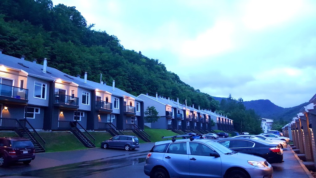 Hébergements Stoneham | 35 Chemin de la Corniche, Stoneham-et-Tewkesbury, QC G3C 1W1, Canada | Phone: (866) 238-3035