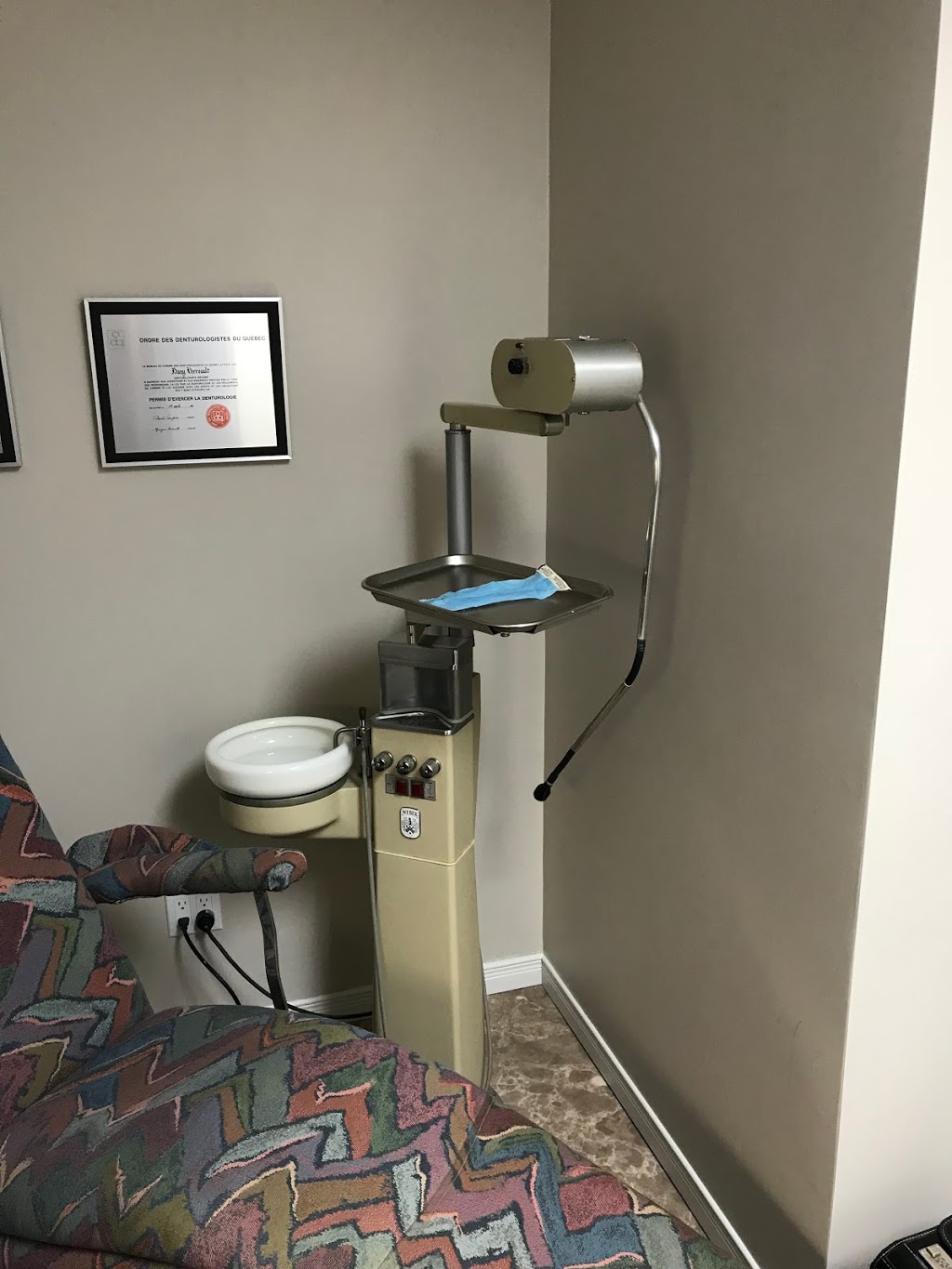 Dany Verreault Denturologiste Beauport | 184 Rue Cambert, Québec, QC G1B 2R9, Canada | Phone: (418) 663-8423