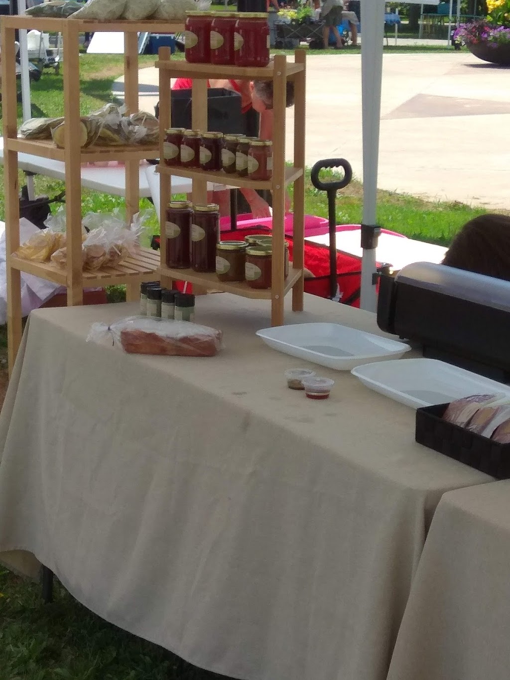 Cobourg Farmers Market (Open Seasonally) | Rotary Harbourfront Park Albert and, 2nd St, Cobourg, ON K9A 2P8, Canada | Phone: (416) 887-2655