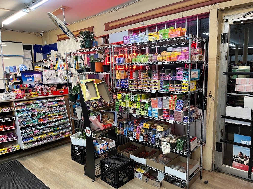 Dépanneur | 3541 Av. De Lorimier, Montréal, QC H2K 3X5, Canada | Phone: (514) 524-5445