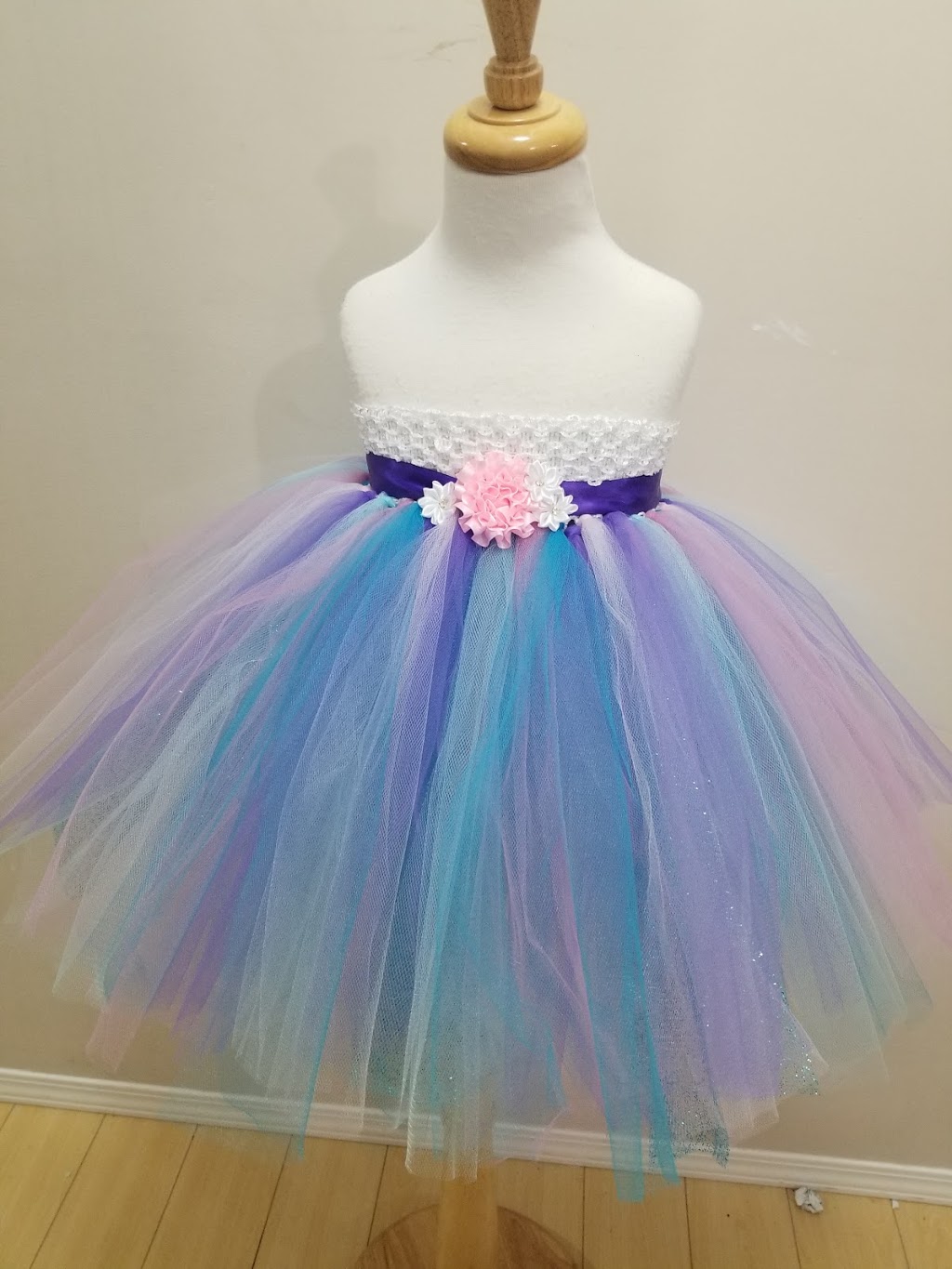 Ks Customs & Childrens Boutique | 219a St NW, Edmonton, AB T5T 4A9, Canada | Phone: (306) 209-0965