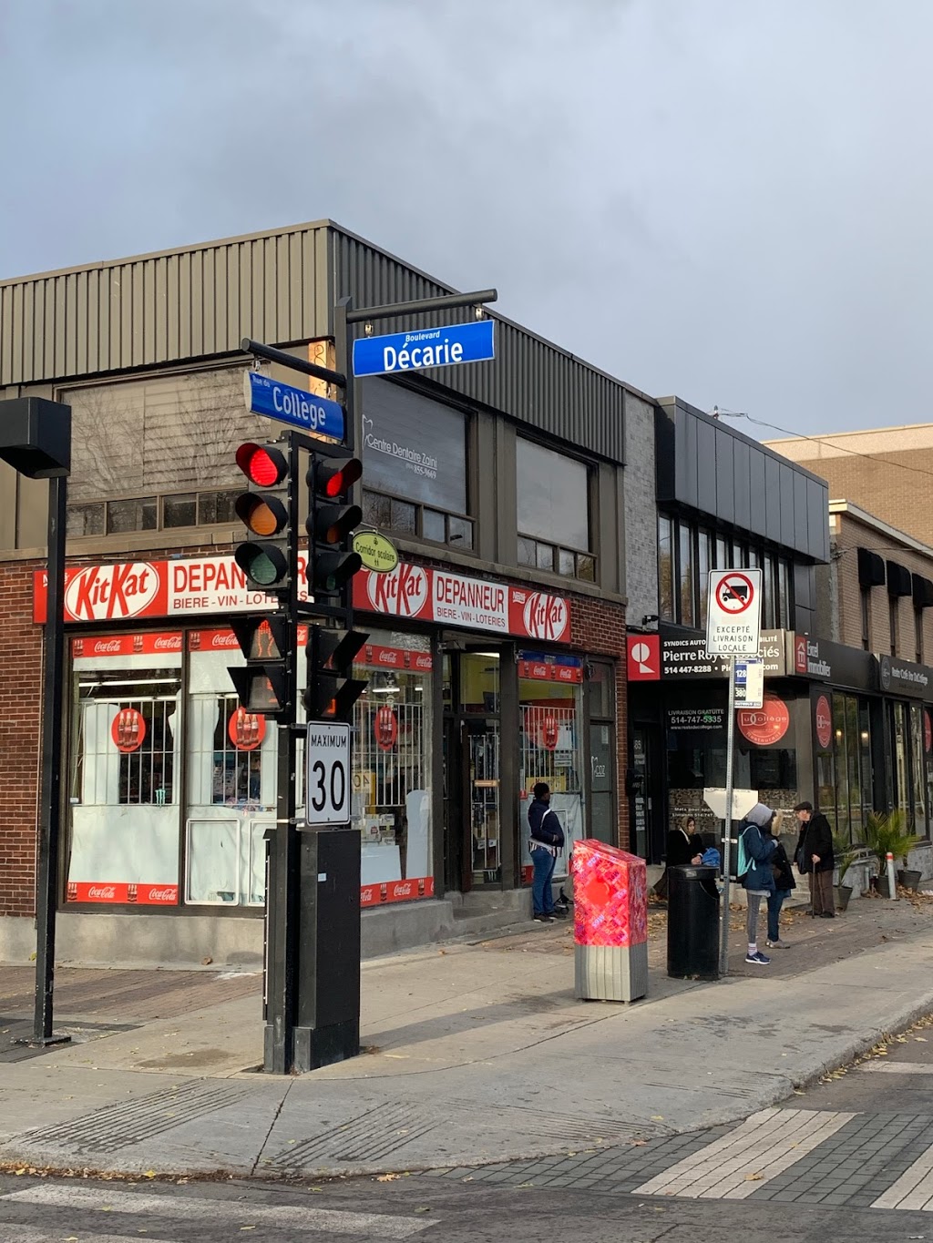 CryptoClubBTM Bitcoin ATM/Depanneur Kit-Kat | 1495 Rue du Collège, Saint-Laurent, QC H4L 2L8, Canada | Phone: (833) 258-2282