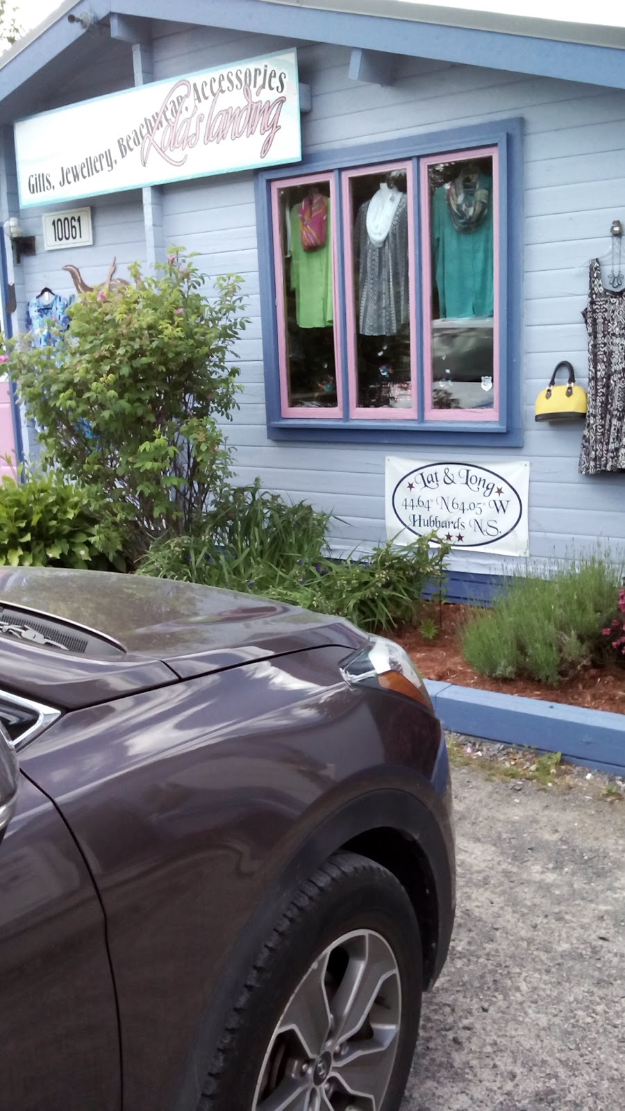Lolas Landing | 10061 St Margarets Bay Rd, Hubbards, NS B0J 1T0, Canada | Phone: (902) 858-5652