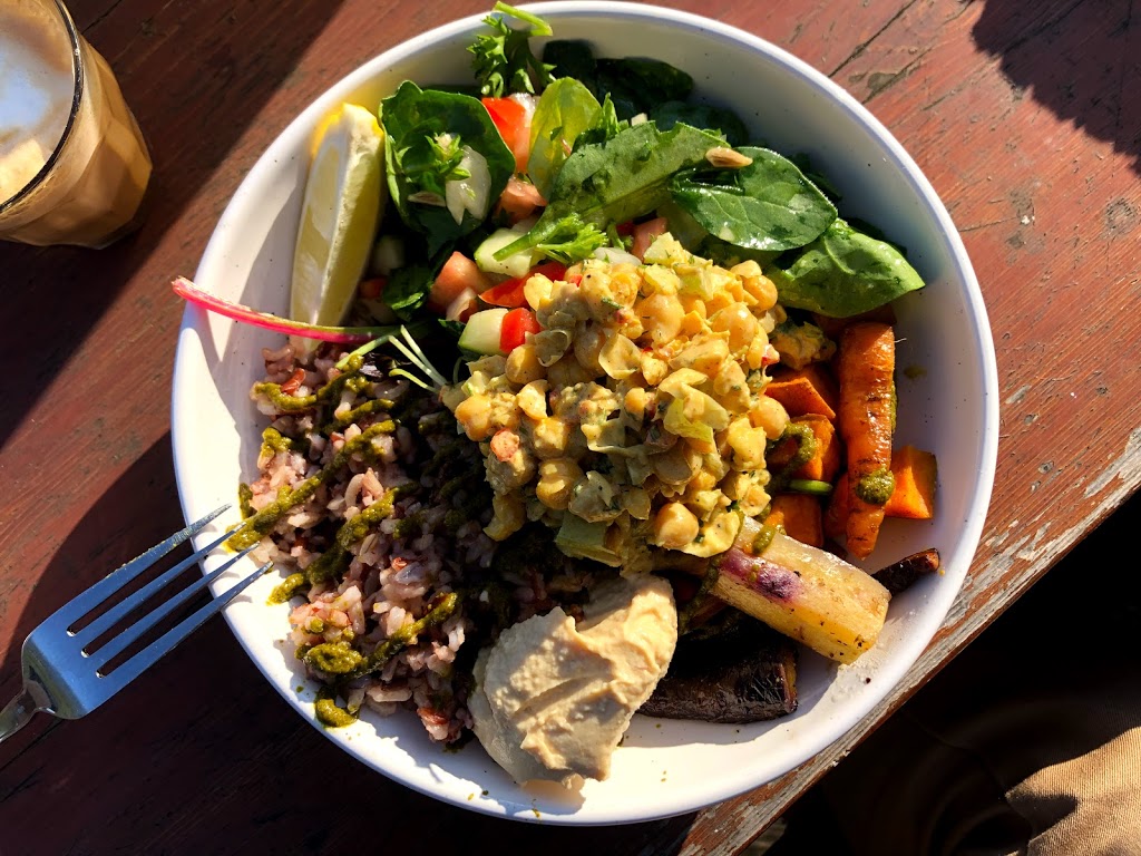 tell your friends cafe | 400 Bowen Island Trunk Rd, Bowen Island, BC V0N 1G0, Canada | Phone: (778) 929-7393