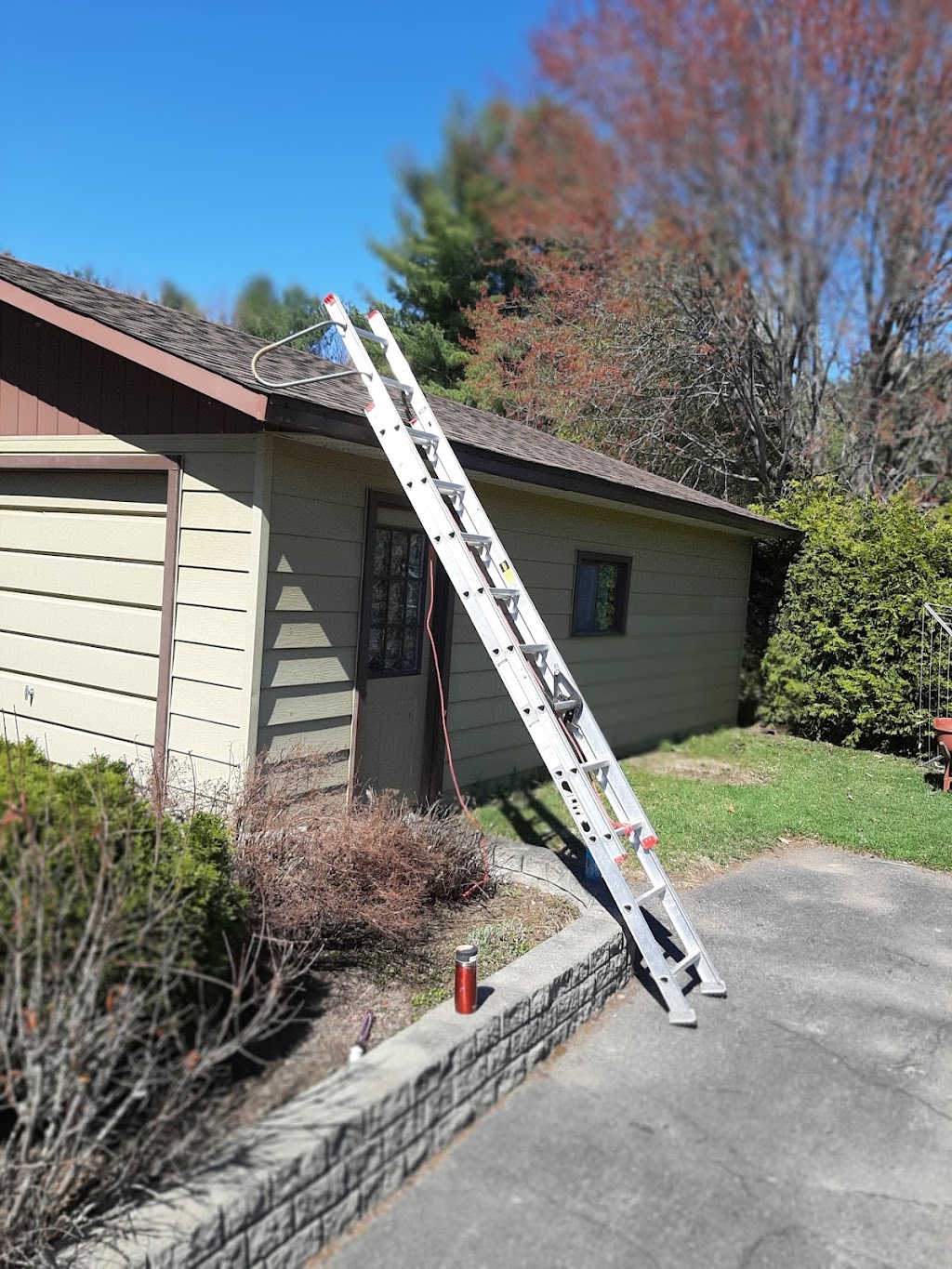 Rain Catcher Seamless Eavestrough | 360 Moffat St, Pembroke, ON K8A 3X6, Canada | Phone: (613) 732-8200