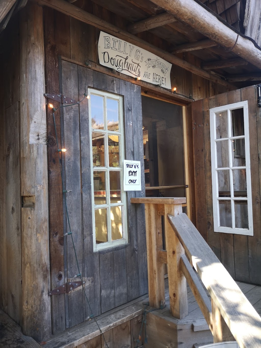 Billy Gs Doughnut Shop | 2310 Alberni Hwy, Coombs, BC V0R 1M0, Canada | Phone: (250) 248-6272