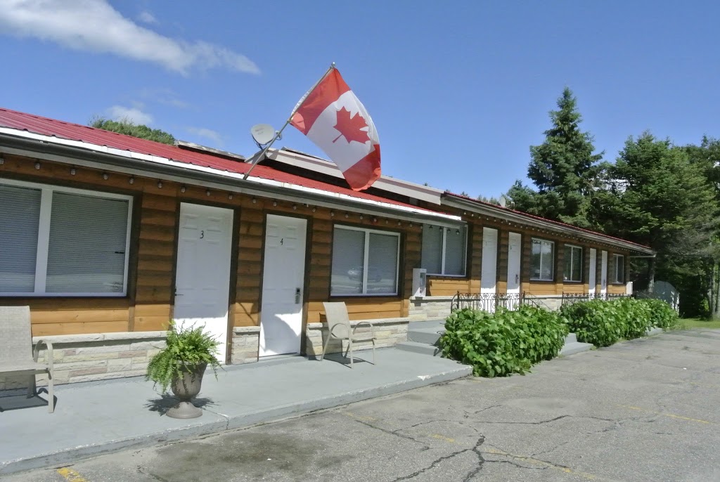 Gold Pine Inn Motel | 2408 ON-11, Gravenhurst, ON P1P 1R1, Canada | Phone: (705) 687-5160