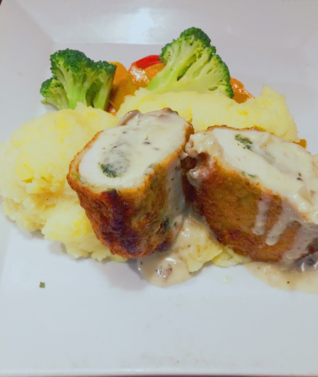 Castle Johns Pub & Restaurant | 789 King Ave E, Newcastle, ON L1B 1K8, Canada | Phone: (905) 446-5646