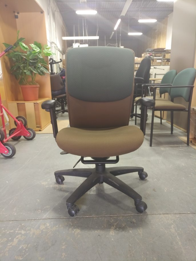 Ufficio Furniture | 1215 Meyerside Dr Unit 7, Mississauga, ON L5T 1H3, Canada | Phone: (647) 955-1206