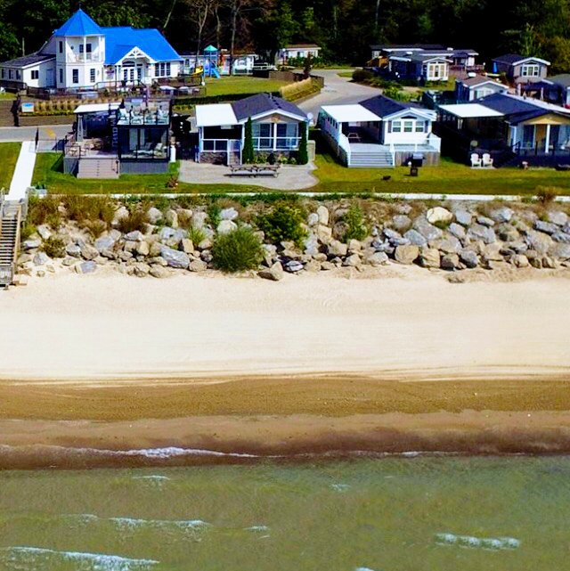 Deluxe Lakeview cottages Sherkston Shores Resort 490 Empire Rd