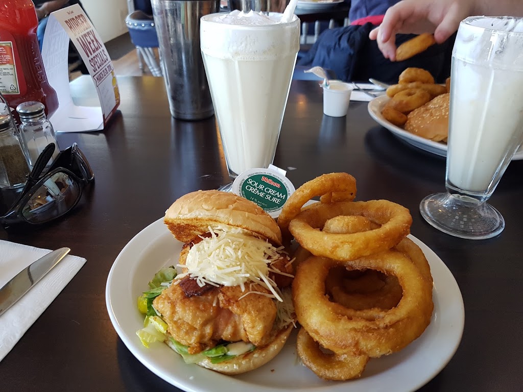 Esquire Restaurant | 772 Bedford Hwy, Halifax, NS B0N 1B0, Canada | Phone: (902) 835-9033