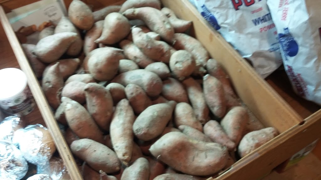 Hewitts Farm Market & Bakery | 3331 Town Line, Coldwater, ON L0K 1E0, Canada | Phone: (705) 325-3000