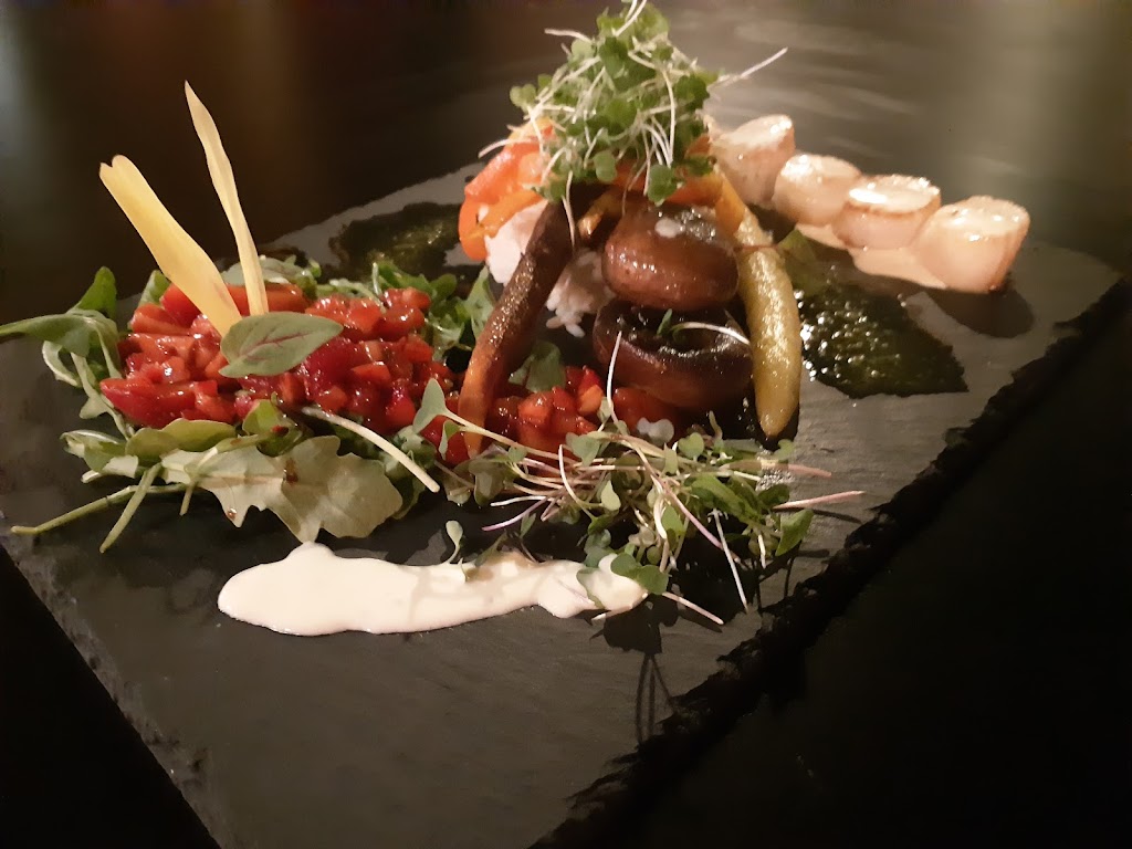 Resto Bar Suite 117 | 112 Av. de lÉglise, Dolbeau-Mistassini, QC G8L 4W4, Canada | Phone: (418) 276-5666