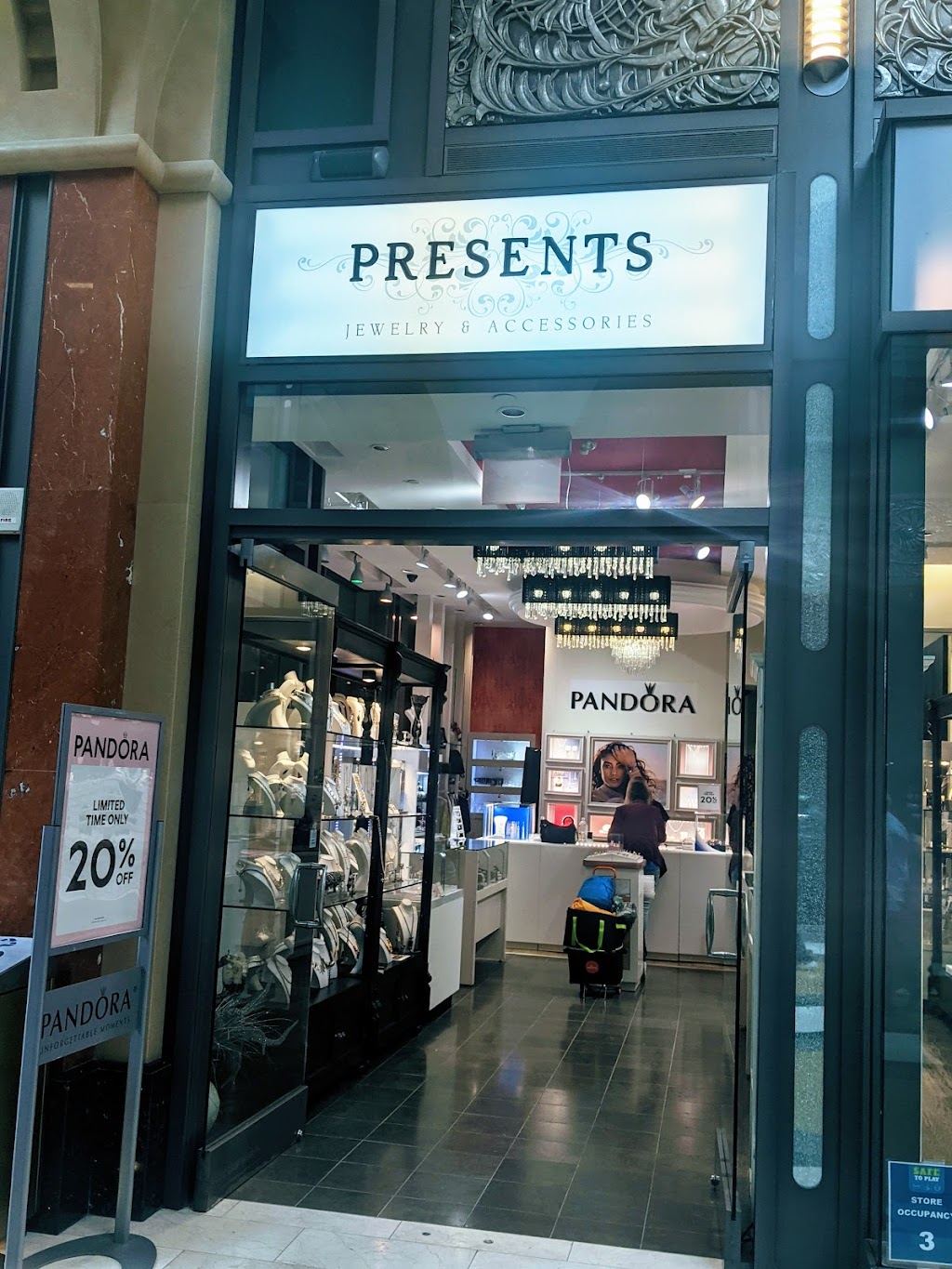 Presents Niagara | 6380 Fallsview Blvd, Niagara Falls, ON L2G 7Y6, Canada | Phone: (905) 371-1679