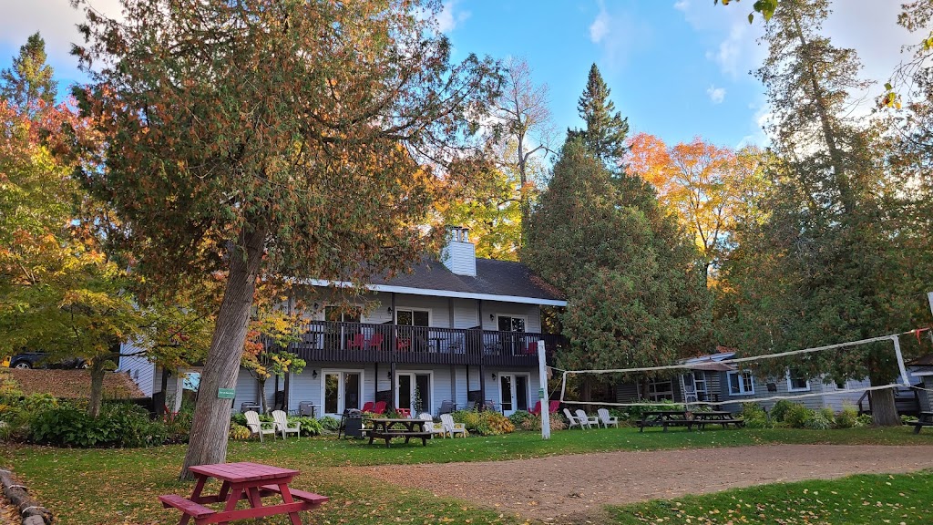 Bonnie View Inn | 2713 Kashagawigamog Lake Rd, Minden, ON K0M 1S0, Canada | Phone: (800) 461-0347