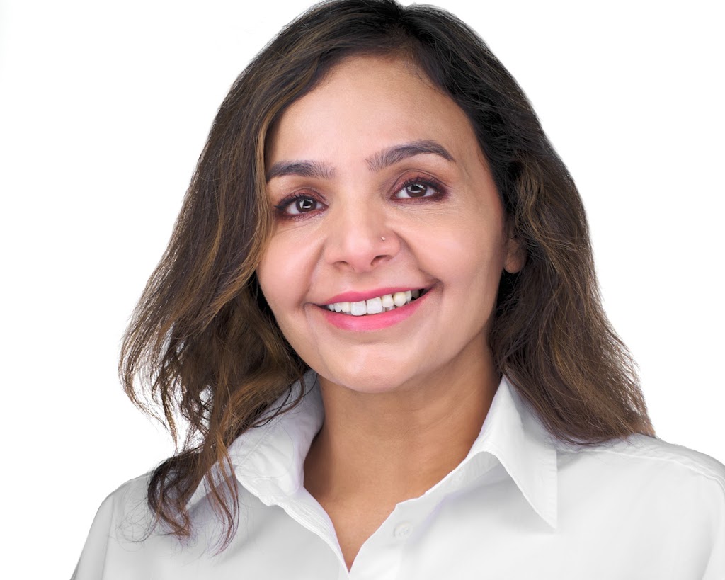 Look Sharp Headshots | 308 Archdekin Dr, Brampton, ON L6V 1Z5, Canada | Phone: (647) 562-7611