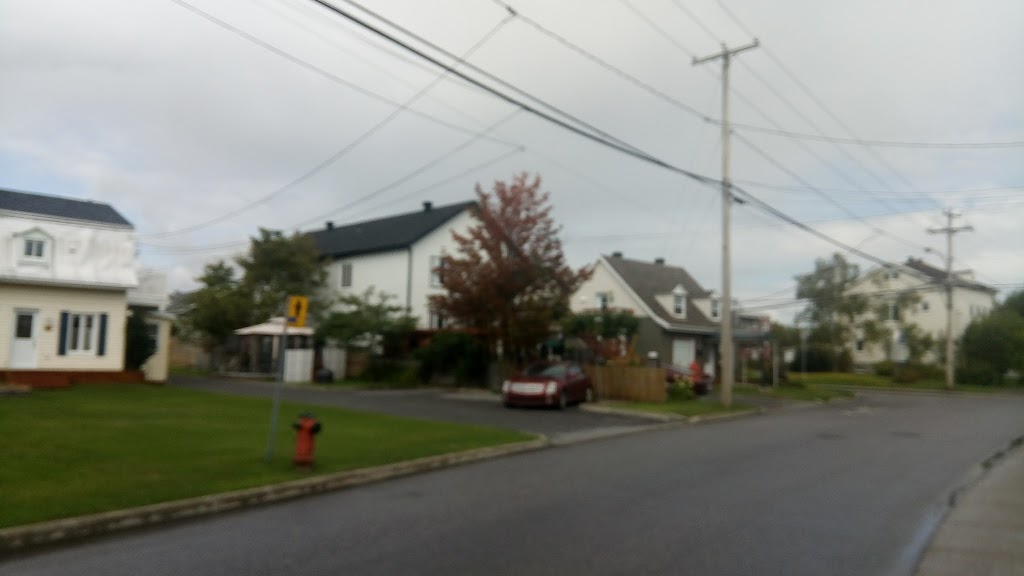 Le Centre lEssentielle | 893 Avenue Ste Thérèse, Québec, QC G1B 1G5, Canada | Phone: (581) 742-5300