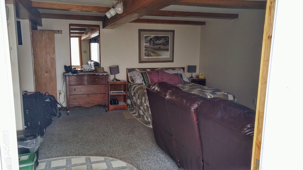 Lily Front Motel & Cottages | 693 Masons Beach Rd, Lunenburg, NS B0J 2C0, Canada | Phone: (902) 634-8085